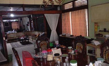 Dijual rumah hitung tanah  jl. Tidar Surabaya utara, murah