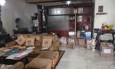 Dijual rumah hitung tanah  jl. Tidar Surabaya utara, murah