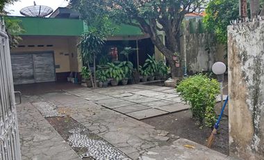 Dijual rumah hitung tanah  jl. Tidar Surabaya utara, murah