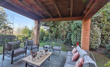 Casa en Arriendo en Via Aurora - Santa Teresa - Costanera Norte