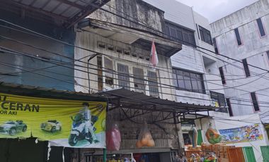 HFN0326 Ruko tua 2 lantai di perniagaan timur dekat pintu kecil jakarta barat