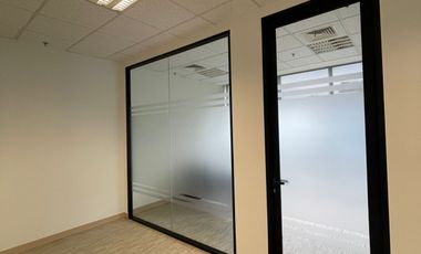 Disewakan Office Furnished di Menara Sunlife Akses Dekat ke Kuningan S