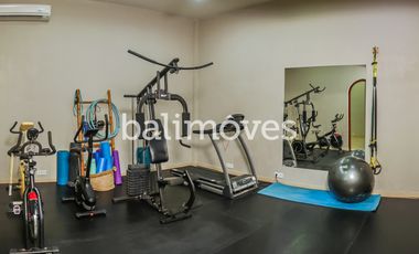 Villa Lima Kamar Tidur Dengan Taman Yang Luas Di Sanur