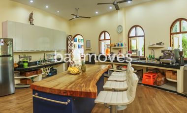 Villa Lima Kamar Tidur Dengan Taman Yang Luas Di Sanur