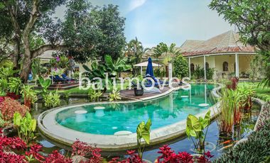 Villa Lima Kamar Tidur Dengan Taman Yang Luas Di Sanur