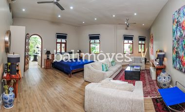 Villa Lima Kamar Tidur Dengan Taman Yang Luas Di Sanur