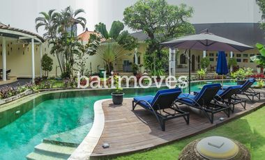 Villa Lima Kamar Tidur Dengan Taman Yang Luas Di Sanur