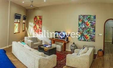 Villa Lima Kamar Tidur Dengan Taman Yang Luas Di Sanur