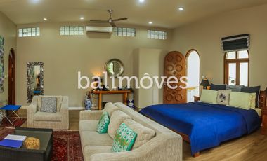 Villa Lima Kamar Tidur Dengan Taman Yang Luas Di Sanur