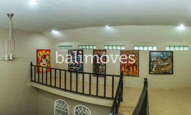 Villa Lima Kamar Tidur Dengan Taman Yang Luas Di Sanur