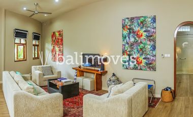 Villa Lima Kamar Tidur Dengan Taman Yang Luas Di Sanur