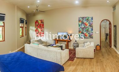 Villa Lima Kamar Tidur Dengan Taman Yang Luas Di Sanur