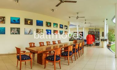 Villa Lima Kamar Tidur Dengan Taman Yang Luas Di Sanur