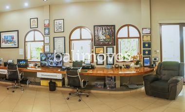 Villa Lima Kamar Tidur Dengan Taman Yang Luas Di Sanur