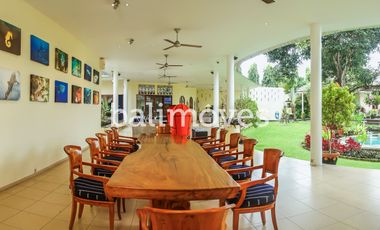 Villa Lima Kamar Tidur Dengan Taman Yang Luas Di Sanur