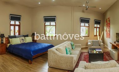 Villa Lima Kamar Tidur Dengan Taman Yang Luas Di Sanur