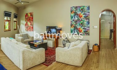 Villa Lima Kamar Tidur Dengan Taman Yang Luas Di Sanur