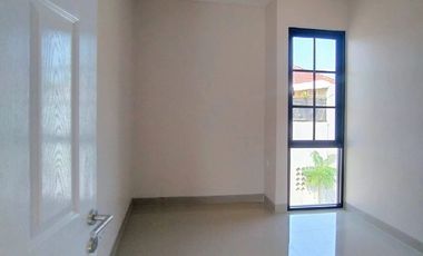 DE VILLA TOWNHOUSE Kedungmundu Tembalang