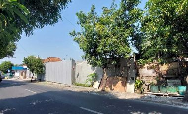Tanah Pekarangan Tepi Jalan 860m2 Daerah Kadipiro, Solo