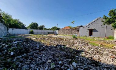 Tanah Pekarangan Tepi Jalan 860m2 Daerah Kadipiro, Solo