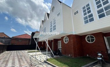 Townhouse Minimalis Modern di Pusat Kota Denpasar