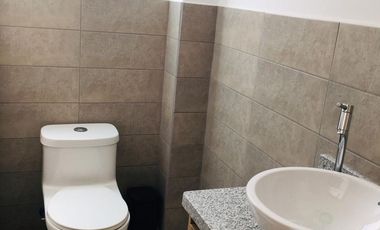 Venta casa en Puembo, no adosada, en Conjunto privado