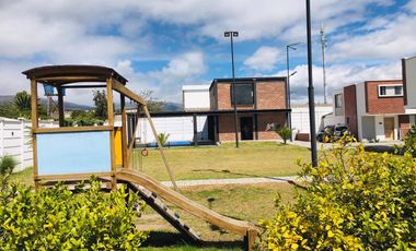 Venta casa en  Puembo, a estrenar, aplica crédito Vip