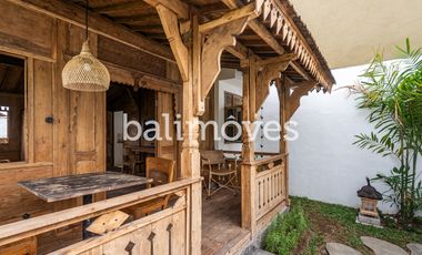 Vila Satu Kamar Tidur Bergaya Joglo dengan Pemandangan Sawah di Renon