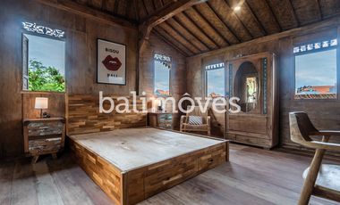 Vila Satu Kamar Tidur Bergaya Joglo dengan Pemandangan Sawah di Renon