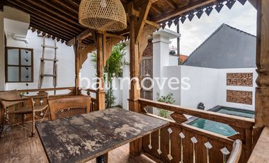 Vila Satu Kamar Tidur Bergaya Joglo dengan Pemandangan Sawah di Renon