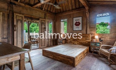 Vila Satu Kamar Tidur Bergaya Joglo dengan Pemandangan Sawah di Renon