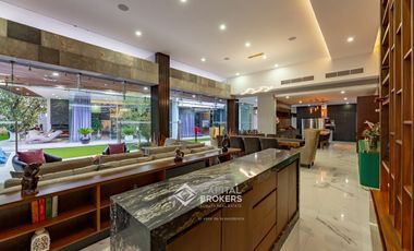 Casa de Lujo con Alberca en venta El Palomar una  planta Sur