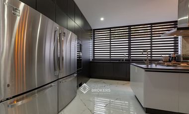 Casa de Lujo con Alberca en venta El Palomar una  planta Sur