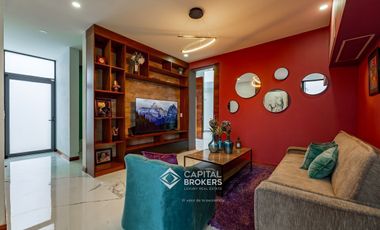 Casa de Lujo con Alberca en venta El Palomar una  planta Sur