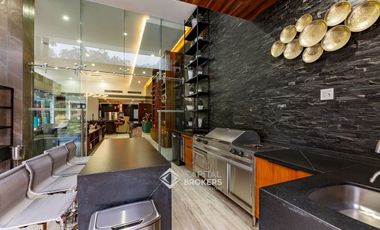 Casa de Lujo con Alberca en venta El Palomar una  planta Sur