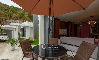 Casa de Lujo con Alberca en venta El Palomar una  planta Sur