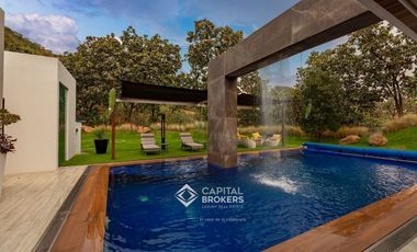 Casa de Lujo con Alberca en venta El Palomar una  planta Sur