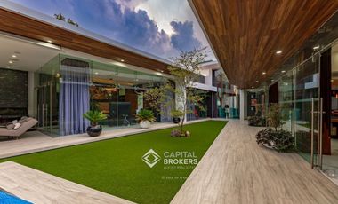 Casa de Lujo con Alberca en venta El Palomar una  planta Sur