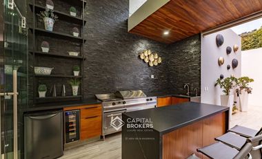 Casa de Lujo con Alberca en venta El Palomar una  planta Sur