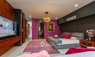 Casa de Lujo con Alberca en venta El Palomar una  planta Sur