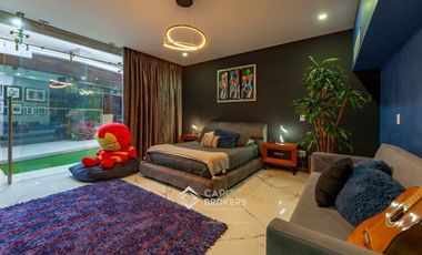 Casa de Lujo con Alberca en venta El Palomar una  planta Sur