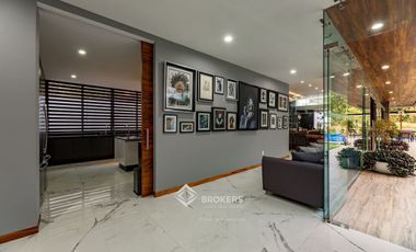 Casa de Lujo con Alberca en venta El Palomar una  planta Sur