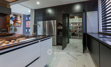 Casa de Lujo con Alberca en venta El Palomar una  planta Sur