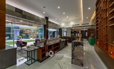 Casa de Lujo con Alberca en venta El Palomar una  planta Sur