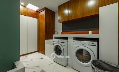 Casa de Lujo con Alberca en venta El Palomar una  planta Sur