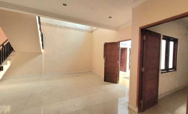 RUMAH DIJUAL MURAH DI GANDARIA SIAP HUNI DEKAT TOL DAN MRT FATMAWATI