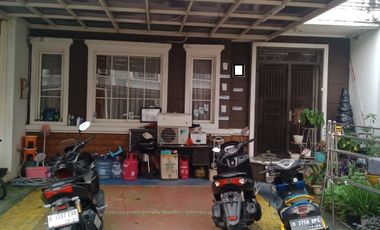 Rumah 8x17 Cluster Eropa 2 Lantai di Greenlake City–Dekat Danau Asri