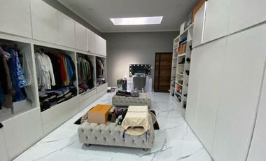 Dijual Rumah mewah dengan suasana komplek yg asri
