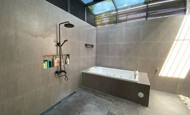 Dijual Rumah mewah dengan suasana komplek yg asri