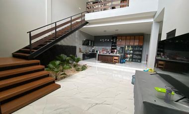 Dijual Rumah mewah dengan suasana komplek yg asri